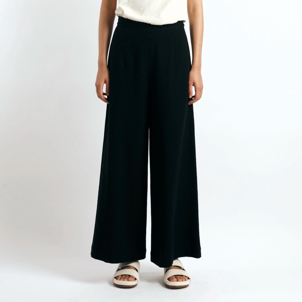 7115 by Szeki Signature Wide-Legged Trouser